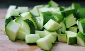 La zuppa di purea di verdure fresca e leggera viene preparata rapidamente e facilmente. Gateau Cremoso Di Zucchine E Prosciutto Da Gustare Anche Freddo