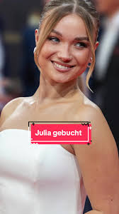 Influencerin gebucht für eigene Modebrand