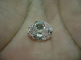 Manfaat daun serai ataus sereh sebagai pengharum masakan sudah tidak diragukaan lagi. Batu Serai Hijau