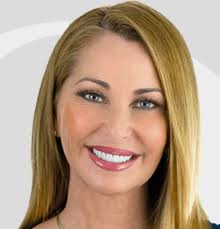 FACE, HIGHEST CUBAN-AMERICAN RECOGNITION, GOES TO ADVERTISING INDUSTRY  LEADER DAISY EXPÓSITO-ULLA.