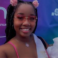 Shana Hendrickson's Instagram, Twitter & Facebook