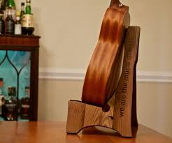 How To Build A Diy Wooden Guitar Stand Free Template Diy Guitar Stand Wooden Guitar Stand Guitar Stand
