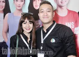 Gilang dirga is an actor and producer, known for surau dan silek (2017), liam dan laila (2018) and d'academy (2014). Gilang Dirga Akui Rumah Tangganya Diwarnai Masalah Tabloidbintang Com