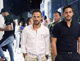 Αυτή την κυριακή και κάθε δεύτερη κυριακή κάθε μήνα, ο απόλυτος οδηγός μαγειρικής, που ο άκης δημιούργησε αποκλειστικά για εσάς, έρχεται σπίτι σας, με το πρώτο θέμα. Nikos Berths Diakopes Sto Nhsi Twn Anemwn Mazi Me Filoys Pics