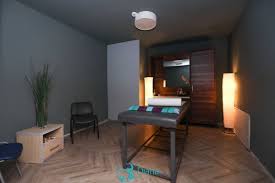 Hotelul va ofera o destindere placuta, tratamente spa, camere si apartamente. Hotel Diana Hotelli Baile Herculane Hostelsclub