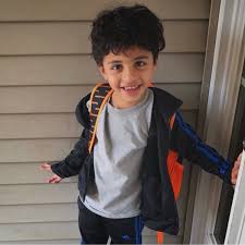 د ملاك الحســيني Di Twitter وداعا ياقطعة من قلبي بل قلبي بأكمله وداعا يافلذة كبدي يابعضا مني بل كلي وداعا يانبضي يامجمع شتاتي ومصب احلامي ونور ايامي في ودائع الله يابني راين