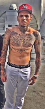 Before it was all right when he wears things like long shirts and suits (did i mention he looks great in suits). Chris Brown Breezy Chris Brown Chris Brown Tattoo Chris Brown Chest Tattoo