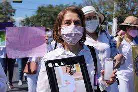 La segunda pareja en salir a la pista fue la de lourdes sánchez y gabo usandivaras. Madre De Mariana Sanchez Davalos Dice Que La Fiscalia La Incinero Sin Su Consentimiento