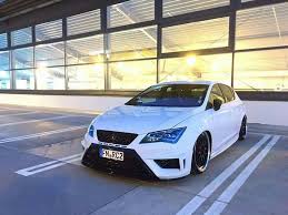 One assessment indicates the basic safety rating, applicable to a car with only standard equipment; Seat Leon Cupra 5f Seat Cupra Seat Leon Seat Car