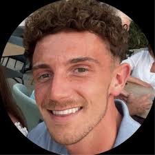 Delighted to say I've just finished my Law degree with a first! 😁 It's  been challenging year but here's to the next chapter 🤞🏼