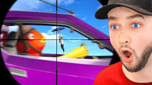 Alex Ard's Instagram, Twitter & Facebook