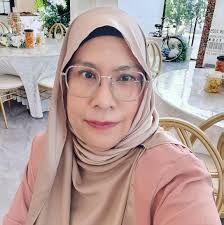 P4 and F4's 1st month in a new country, new home, new everything? ✓