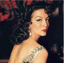 Maria felix maría félix was a mexican actress, considered by many to be the most iconic leading lady of the golden age of mexican cinema Maria Felix Mexican Actress Old Hollywood Glamour Beauty