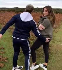 Sarah kohan is a popular travel blogger. West Ham Striker Javier Hernandez Spanks Model Girlfriend Sarah Kohan Then Brags About It To Her Million Followers 7m Sport