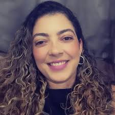 Motorista de entregas se NEGA a ligar ar-condicionado do carro para não  derreter bolo de cliente.