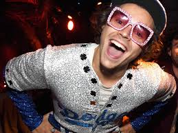 During the five decades he's spent in the spotlight, john has created a style so recognisable you can sum it up in three words: Harry Styles Elton John Costume British Gq British Gq