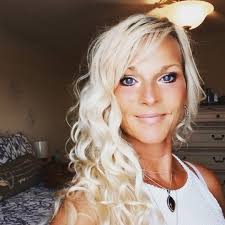 Independent paralegals for pro-se litigants?