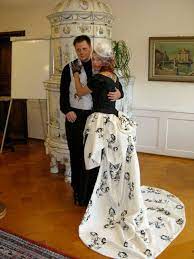 Maybe you would like to learn more about one of these? Hochzeitskleid Frau D Naht