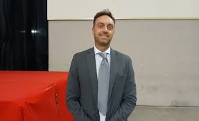 images?q=tbn:ANd9GcRdTiKqKNU7boFINwAhHKxI3YG_6okKBAiX7Q&s