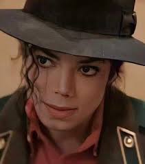 Karen Faye was definitely not the best at face contouring makeup but when  it came to EYES she nailed it : r/MichaelJackson