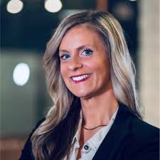 Looking to grow your career? Angie Mutz, one of our Field Recruiting  Managers, shares how EquipmentShare is opening doors for team members ready  to take the next step. Whether you're mechanically… |