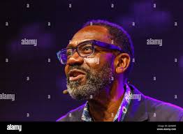 Comedian lenny henry hi-res stock photography and images