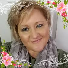 Linda Pollitt's Instagram, Twitter & Facebook