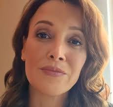 Kelly Biehl's Instagram, Twitter & Facebook