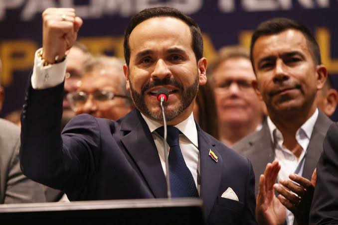 Colombia's political pendulum swings right as de la Espriella is sworn in :  NPR