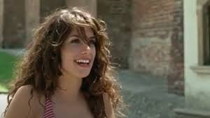 Con checco zalone, dino abbrescia, giulia michelini, fabio troiano, raul cremona. Cado Dalle Nubi Giulia Michelini Marika Nel Film Con Checco Zalone