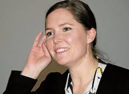 ESSLINGEN: Bürgermeister Markus Raab begrüßt Bahnwärter-Stipendiatin Gretta  Louw: Geerdet und vernetzt