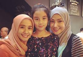 Resmi bercerai dengan engku emran, akhirnya laudya cynthia bella buka suara. Mantan Istri Engku Emran Sebut Laudya Cynthia Bella Sebagai Sosok Yang Istimewa Tabloidbintang Com