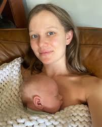 Maybe this sounds silly, but I've never felt more beautiful than when I  became a mom. Bare face, eyebrows not filled in, messy hair, teeth still  not brushed by noon, a newfound