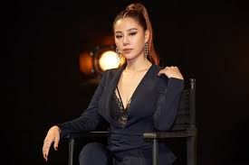 Nguyễn thị anh thư (sinh ngày 26 tháng 04 năm 1982) là một siêu mẫu, diễn viên điện ảnh, diễn viên truyền hình người việt nam.anh thư là người mẫu nổi tiếng, có tần suất hoạt động nhiều nhất và độ phủ sóng cao nhất trong làng thời trang việt nam thập niên 2000, cô là một trong số ít những người mẫu. Nam ThÆ° Tá»« Diá»…n Vien Hai CÆ°á»i Xuyen Viá»‡t Ä'áº¿n Má»¹ Nhan Gá»£i Cáº£m Vietnamnet