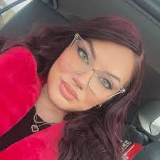 A circulating video shows ex-NFL player Zac Stacy brutally attacking a  woman by slamming and punching her.