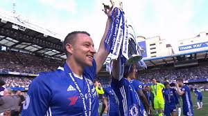 Watch live as chelsea lift the premier league trophy! Chelsea Celebrate After Lifting Premier League Trophy Bbc Sport