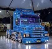💎 Scania 113H Blue Jewel: O Diamante da Estrada! 🤩, Prepare-se para o brilho! Apresentamos o lendário Scania 113H Blue Jewel, uma verdadeira obra de arte sobre rodas, customizada com um nível de ...