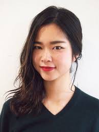 くるりんぱをリピートして作る斬新なロングヘアア レンジ ヘアスタイリング ヘア アイディア ミディアムロング