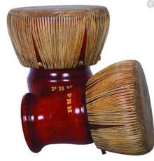 Gedombak ialah alat musik tradisional dari riau yang memiliki bentuk yang sangat unik seperti piala dunia. 12 Alat Musik Tradisional Khas Riau Dan Penjelasannya Mantabz