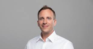 Renner is within the north central division of the dallas police department, which is headquartered at 6969 mccallum boulevard. Richard Renner Ubernimmt Geschaftsfuhrung Der Schunck Gruppe Versicherungswirtschaft Heute