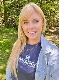 Sabrina Mcleod's Instagram, Twitter & Facebook