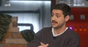 Lifestyle, videos and celebrity news! Biktwras Petsas Phra Thn Karta Ths Mhteras Moy Kai Th Xrewsa 5 000 Eyrw Gia Na Paw Maiami Znews