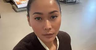 Potret Mas Adam Bergaya Kocak, Dari Manusia Daun Sampai Nyamuk Demi Istri  Tercinta