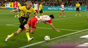 アジア最高選手”でも関係ねえ！ファウル覚悟の狙い打ち“鬼のショルダーチャージ”が炸裂  ブンデスの容赦ない洗礼を浴びた最強DFキム・ミンジェが吹っ飛ばされた瞬間 | ブンデスリーガ | ABEMA TIMES | アベマタイムズ