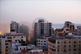 ʿazzā ancient ġāzā), also referred to as gaza city, is a palestinian city in the gaza strip, with a population of 590,481 (in 2017), making it the largest city in the state of palestine. Acop4vwhlykfjm