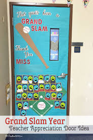 Diy halloween decorations don't have to be scary, nor does a themed front door decoration. 21 Awesome Teacher Appreciation Door Ideas Onecreativemommy Com