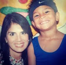 PARA TI MADRE ❤️ Para ti que siempre estás cuando más te necesito.. Para ti  que me brindas el amor más noble y real que existe.. Para ti que eres la  mujer