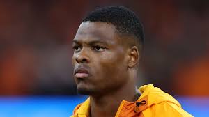 FC Bayern, News und Gerüchte heute: Ex-Kandidat Dumfries soll zum Verkauf  stehen, Hernández wohl vor Verlängerung