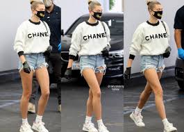 Here's how to copy her newlywed style in 2019 for yourself, including example outfits for less. 239 Images About Hailey Bieber Style On We Heart It See More About Street Style Hailey Bieber And Fashion