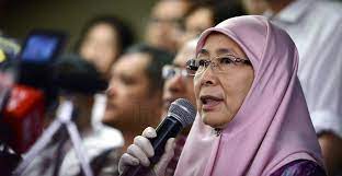 Dr wan azizah, malaysia's first ethnic chinese pm; Wan Azizah The Other Doctor In The House Aliran